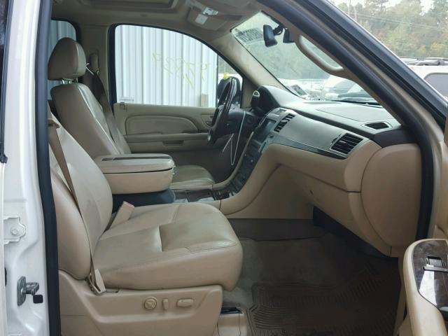 3GYFK222X9G287106 - 2009 CADILLAC ESCALADE E WHITE photo 5