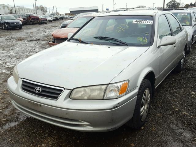 4T1BF22KXYU096009 - 2000 TOYOTA CAMRY LE 银色 照片 2