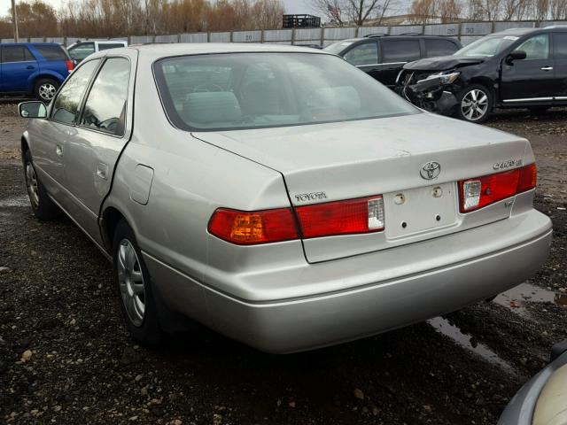 4T1BF22KXYU096009 - 2000 TOYOTA CAMRY LE 银色 照片 3