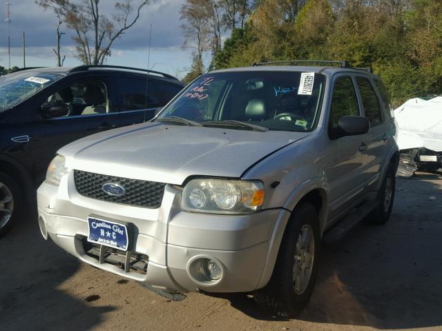 1FMYU94145KA46372 - 2005 FORD ESCAPE LIM SILVER photo 1