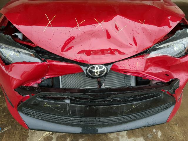 5YFBURHE8HP680913 - 2017 TOYOTA COROLLA L RED photo 7