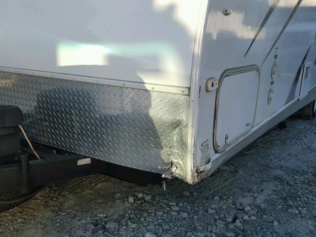 4YDT2852696411426 - 2009 KEYSTONE PASSPORT WHITE photo 9