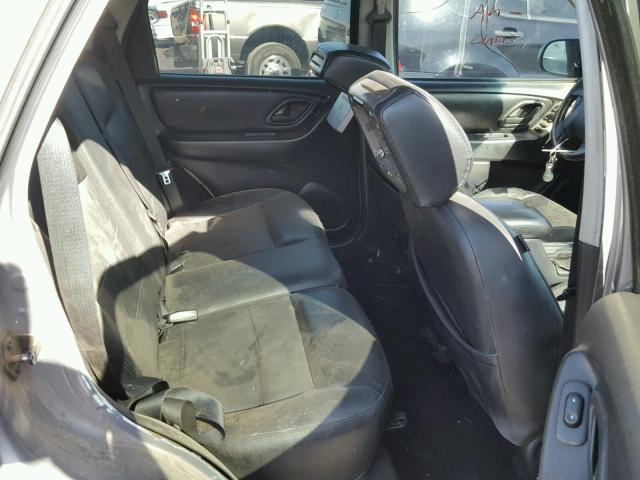 1FMCU04137KA40507 - 2007 FORD ESCAPE LIM SILVER photo 6