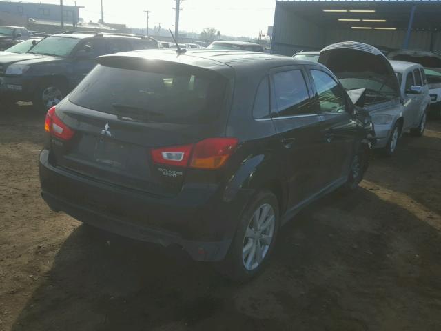 4A4AR4AU6FE038114 - 2015 MITSUBISHI OUTLANDER BLACK photo 4