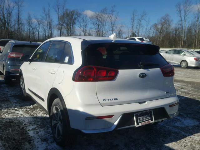 KNDCB3LC4H5048940 - 2017 KIA NIRO FE WHITE photo 3