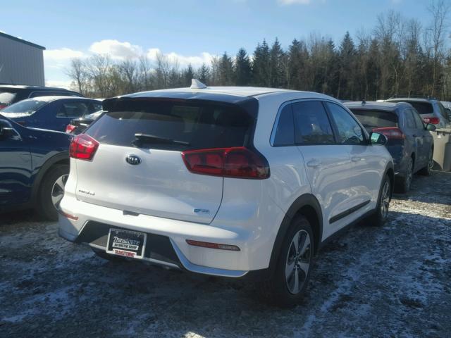 KNDCB3LC4H5048940 - 2017 KIA NIRO FE WHITE photo 4