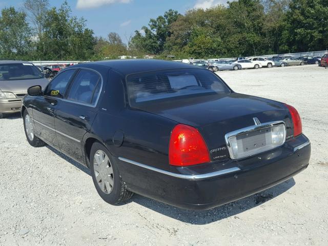 1LNHM83W94Y635100 - 2004 LINCOLN TOWN CAR U BLACK photo 3