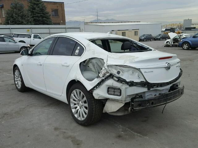 W04GP5EC1B1000266 - 2011 BUICK REGAL CXL WHITE photo 3