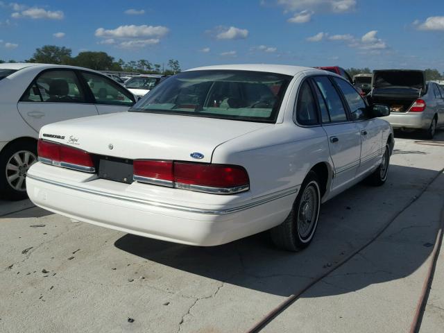 2FALP74W9TX118821 - 1996 FORD CROWN VICT WHITE photo 4