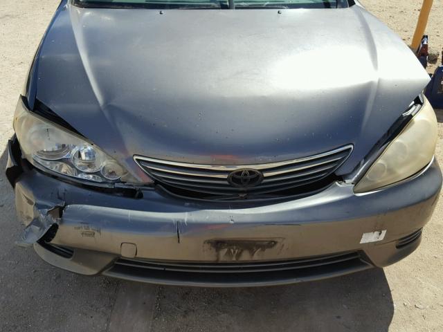 JTDBE32K553014525 - 2005 TOYOTA CAMRY LE GRAY photo 7