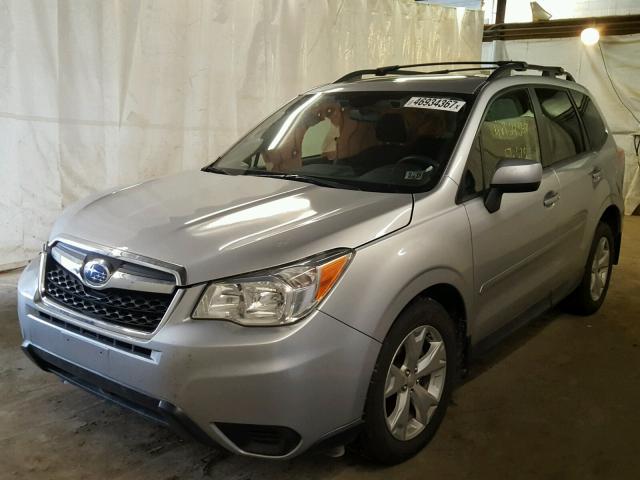 JF2SJAFC7FH554810 - 2015 SUBARU FORESTER 2 SILVER photo 2