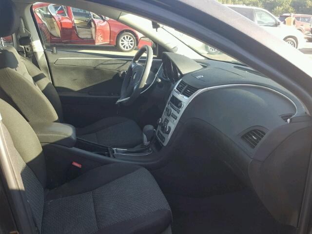1G1ZC5E0XCF274711 - 2012 CHEVROLET MALIBU 1LT 灰色 照片 5