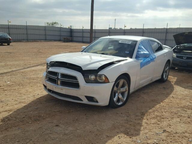 2C3CDXCT0DH532256 - 2013 DODGE CHARGER R/ WHITE photo 2