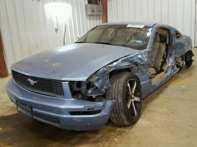 1ZVFT80N255158486 - 2005 FORD MUSTANG BLUE photo 2