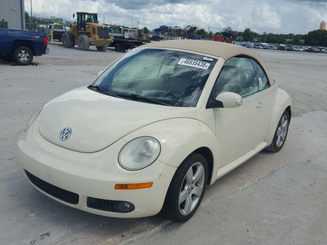 3VWSF31Y26M318895 - 2006 VOLKSWAGEN NEW BEETLE Bej foto 2