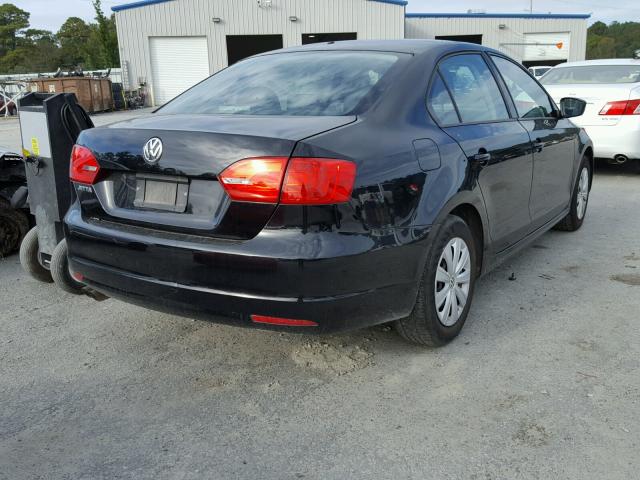 3VW1K7AJXEM353717 - 2014 VOLKSWAGEN JETTA BASE BLACK photo 4