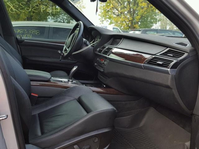 5UXZV8C51CL422441 - 2012 BMW X5 XDRIVE5 SILVER photo 5