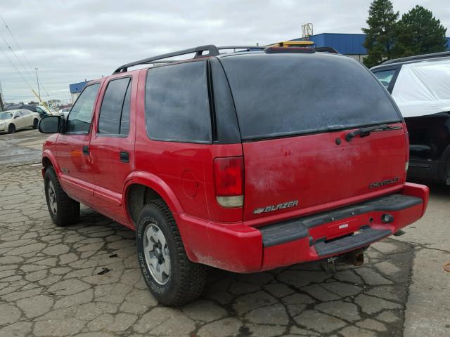 1GNDT13W62K127008 - 2002 CHEVROLET BLAZER RED photo 3