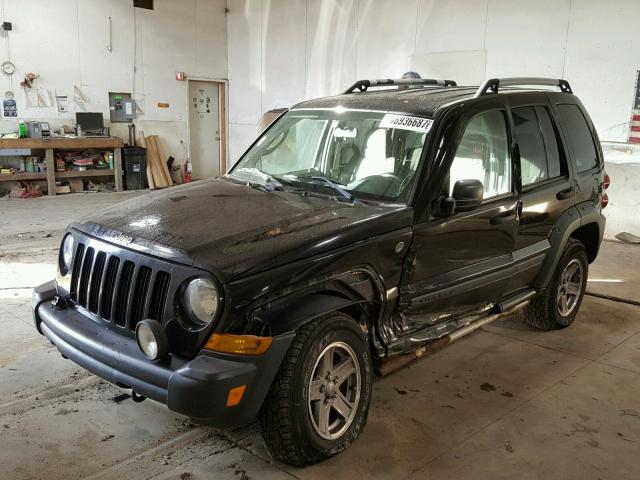1J4GL38KX5W613660 - 2005 JEEP LIBERTY RE BLACK photo 2