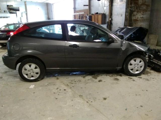 1FAFP31N87W344500 - 2007 FORD FOCUS ZX3 GRAY photo 9