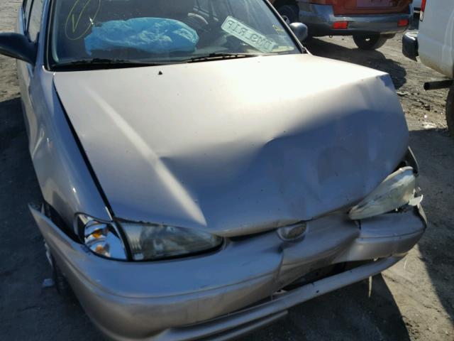 1Y1SK5285WZ441061 - 1998 CHEVROLET GEO PRIZM SILVER photo 9