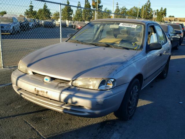 1Y1SK5280WZ437998 - 1998 CHEVROLET GEO PRIZM SILVER photo 2