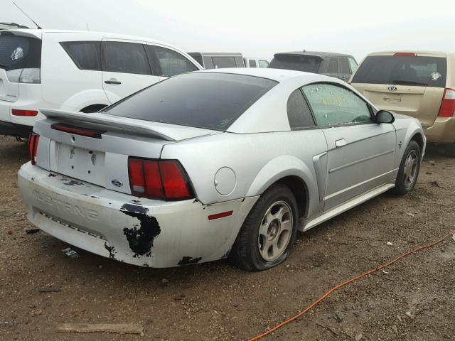 1FAFP4046YF239731 - 2000 FORD MUSTANG SILVER photo 4