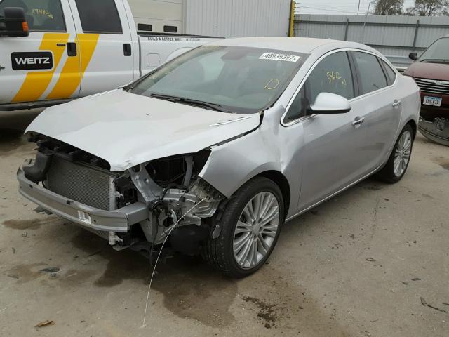 1G4PR5SK9D4189676 - 2013 BUICK VERANO CON SILVER photo 2