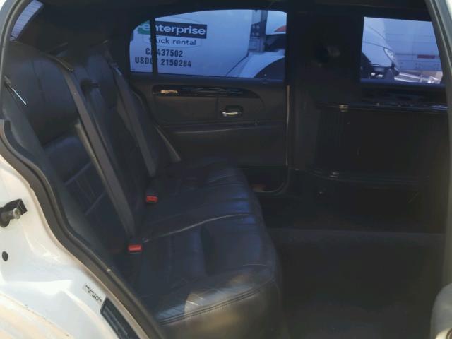 1L1FM81W8YY883243 - 2000 LINCOLN TOWN CAR E WHITE photo 6