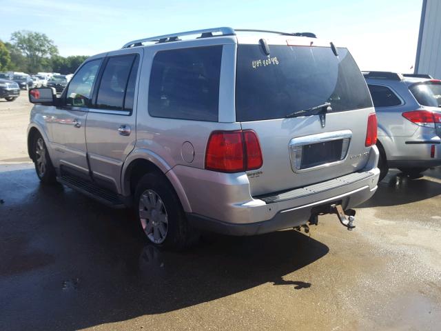 5LMFU28R94LJ07218 - 2004 LINCOLN NAVIGATOR SILVER photo 3