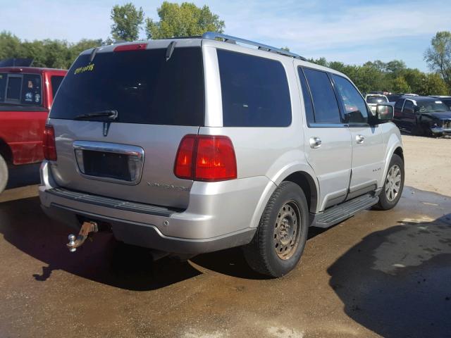 5LMFU28R94LJ07218 - 2004 LINCOLN NAVIGATOR SILVER photo 4