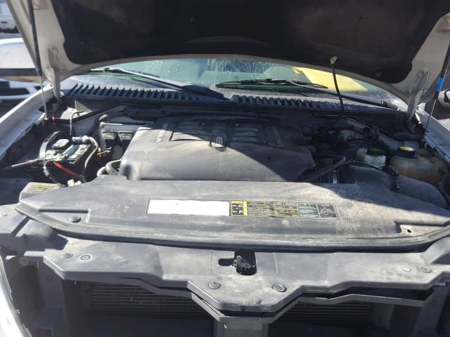 5LMFU28R94LJ07218 - 2004 LINCOLN NAVIGATOR SILVER photo 7