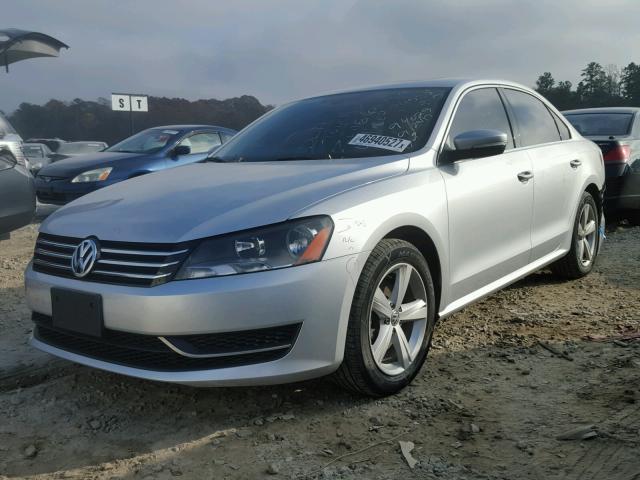 1VWBP7A38DC030290 - 2013 VOLKSWAGEN PASSAT SE SILVER photo 2