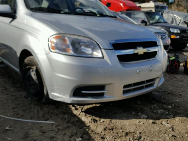 KL1TD5DE6BB228216 - 2011 CHEVROLET AVEO LS SILVER photo 9