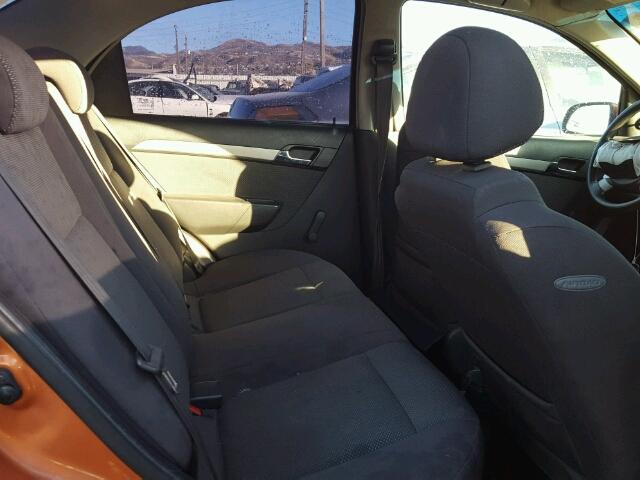 KL1TD56668B081555 - 2008 CHEVROLET AVEO BASE ORANGE photo 6