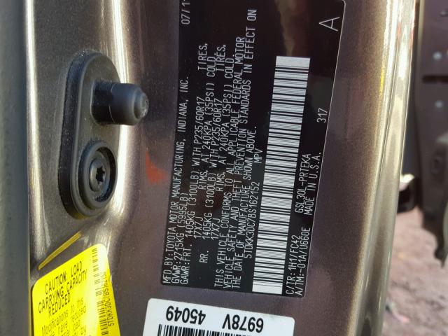 5TDKK3DC7BS162152 - 2011 TOYOTA SIENNA LE GRAY photo 10