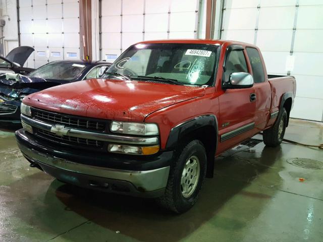 1GCEK19T8YE276878 - 2000 CHEVROLET SILVERADO RED photo 2