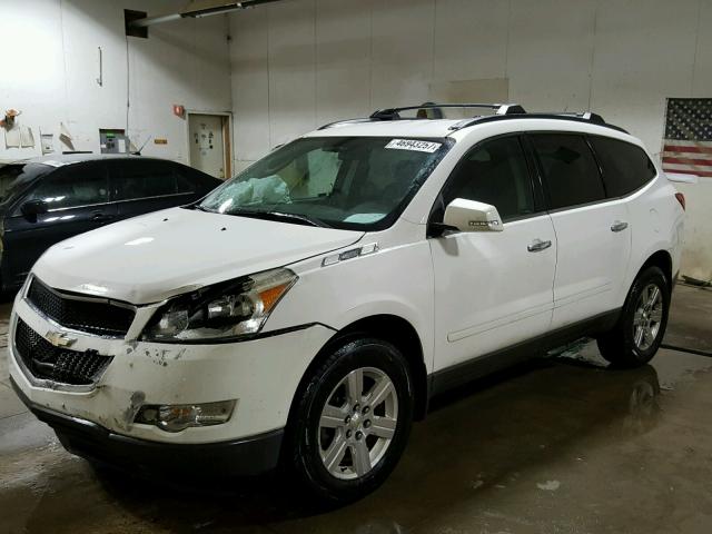 1GNKRGED1BJ301819 - 2011 CHEVROLET TRAVERSE L WHITE photo 2