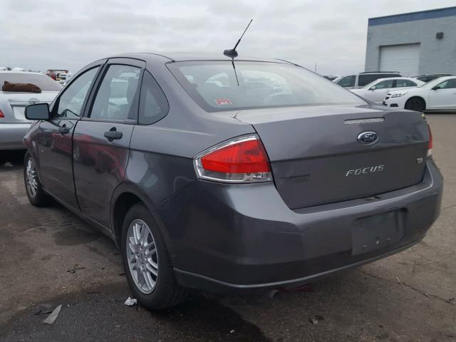 1FAHP3FN7AW271046 - 2010 FORD FOCUS SE GRAY photo 3