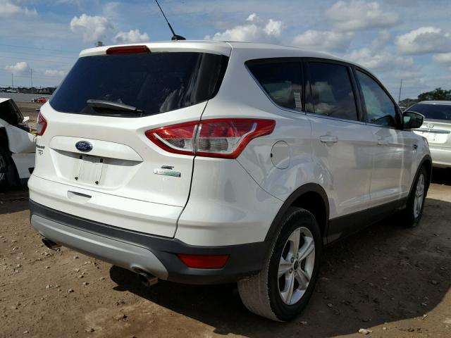 1FMCU0GX9EUE07122 - 2014 FORD ESCAPE SE WHITE photo 4