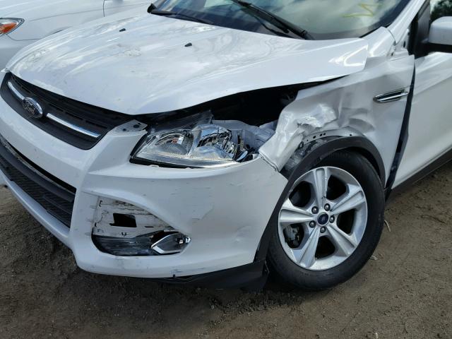 1FMCU0GX9EUE07122 - 2014 FORD ESCAPE SE WHITE photo 9