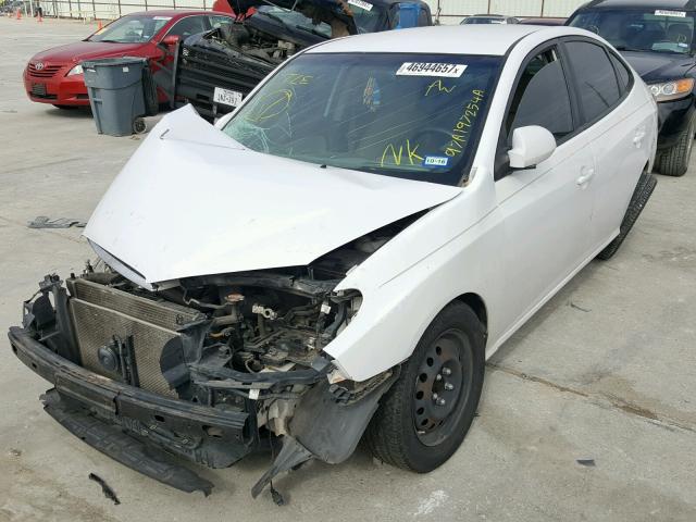 KMHDU4AD6AU890640 - 2010 HYUNDAI ELANTRA BL WHITE photo 2