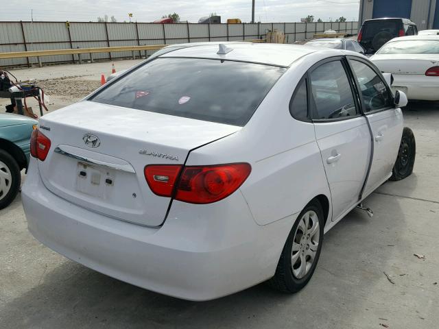 KMHDU4AD6AU890640 - 2010 HYUNDAI ELANTRA BL WHITE photo 4