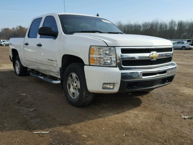 1GCPKSE34BF138552 - 2011 CHEVROLET SILVERADO WHITE photo 1