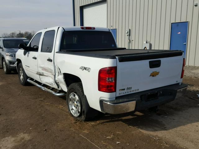 1GCPKSE34BF138552 - 2011 CHEVROLET SILVERADO WHITE photo 3