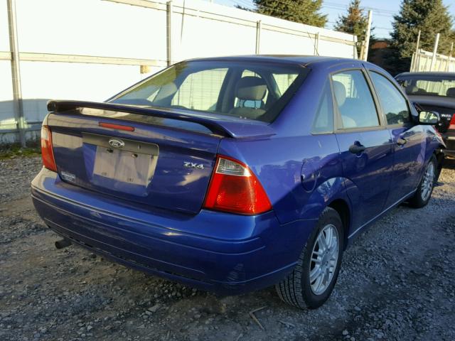 1FAFP34N76W144007 - 2006 FORD FOCUS ZX4 BLUE photo 4