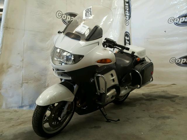 WB10499A64ZE93172 - 2004 BMW R1150 RT WHITE photo 2