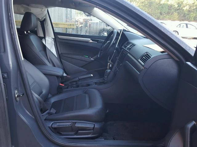 1VWDT7A32HC035169 - 2017 VOLKSWAGEN PASSAT R-L 灰色 照片 5