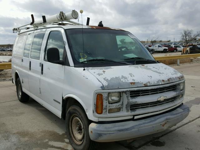 1GCFG25W3W1040252 - 1998 CHEVROLET EXPRESS G2 WHITE photo 1