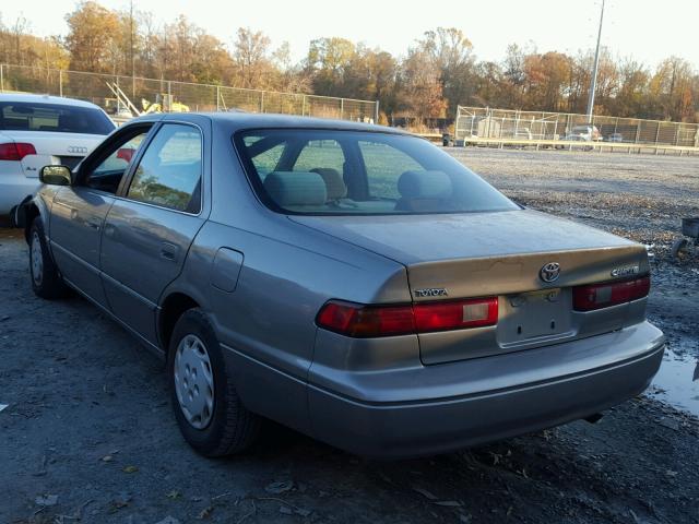 4T1BG22K7VU066197 - 1997 TOYOTA CAMRY CE GRAY photo 3